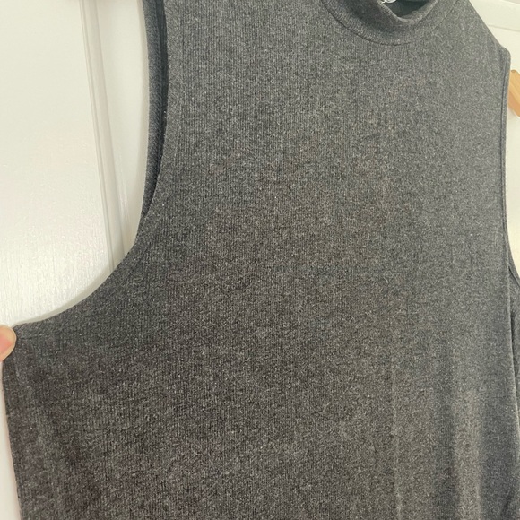 Gap charcoal sleeveless knit top XL - Picture 3 of 7